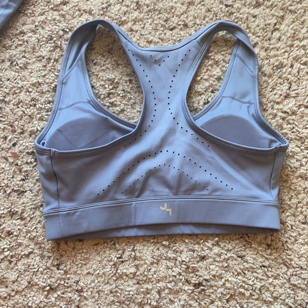 Matching workout set - Picture 3 of 7